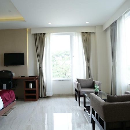 Prism A Boutique Hotel Джорхат Экстерьер фото